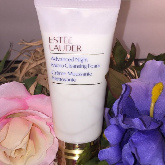 Estée Lauder Advanced Night Micro Cleansing Foam - Picture 3 of 8